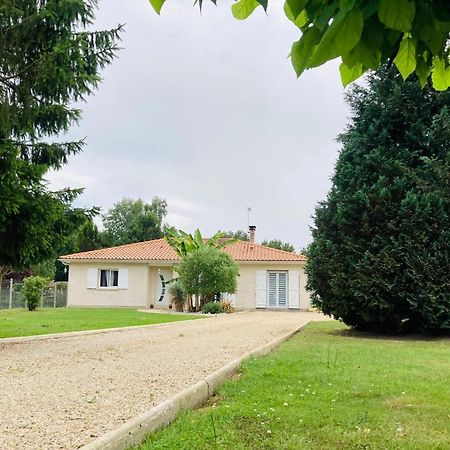 Maison Familiale Avec Jardin De 1500M2 Saint-Genes-de-Fronsac Dış mekan fotoğraf