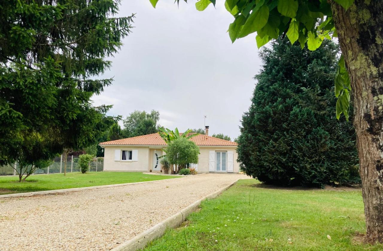 Maison Familiale Avec Jardin De 1500M2 Saint-Genes-de-Fronsac Dış mekan fotoğraf
