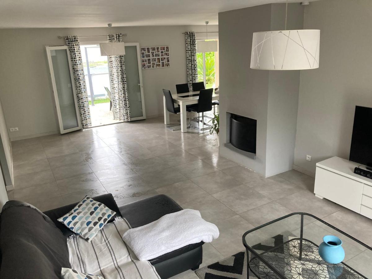 Maison Familiale Avec Jardin De 1500M2 Saint-Genes-de-Fronsac Dış mekan fotoğraf